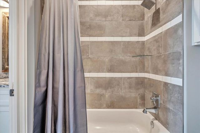 217 Pont Julienn Court, Edmond, OK 73034