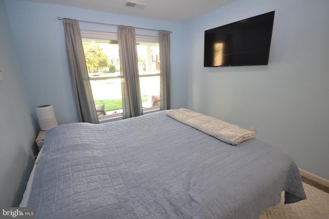 239 BROAD ST, Elmer, NJ 08318