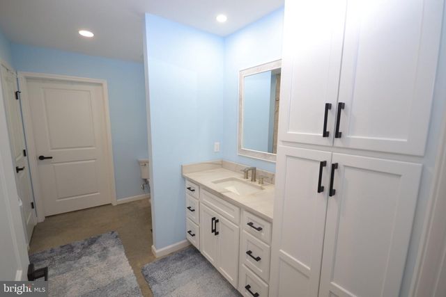 239 BROAD ST, Elmer, NJ 08318