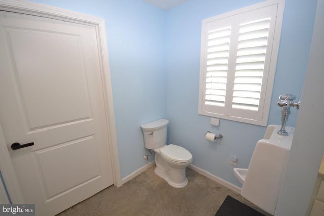 239 BROAD ST, Elmer, NJ 08318