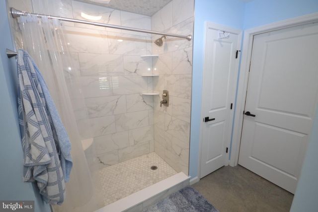 239 BROAD ST, Elmer, NJ 08318