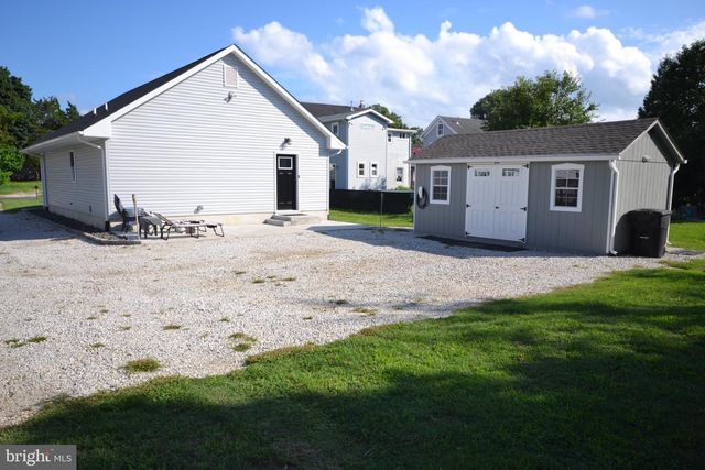 239 BROAD ST, Elmer, NJ 08318