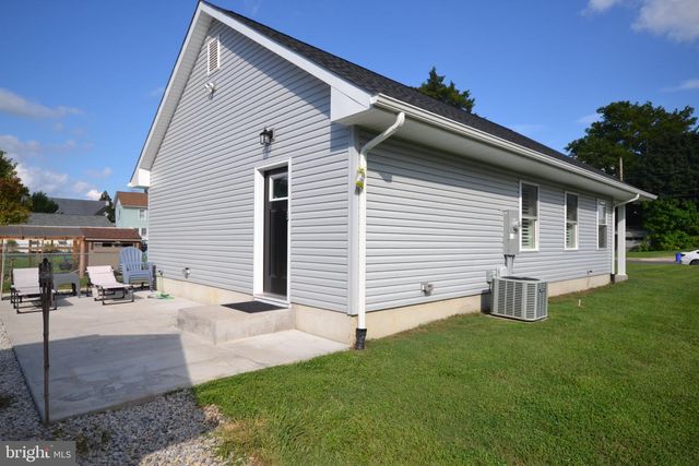 239 BROAD ST, Elmer, NJ 08318