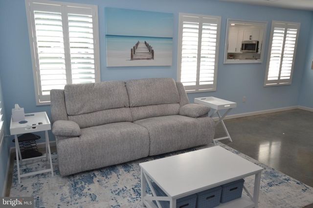 239 BROAD ST, Elmer, NJ 08318