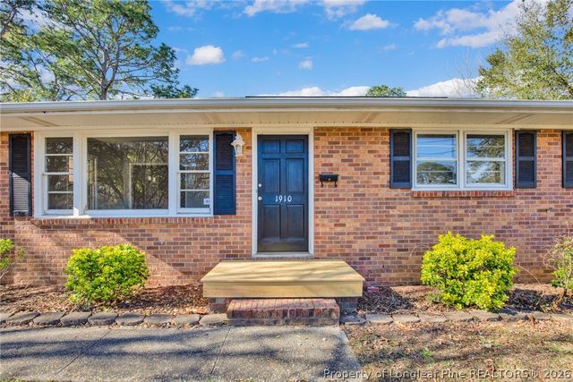 1910 Stockton Drive, Fayetteville, NC 28304