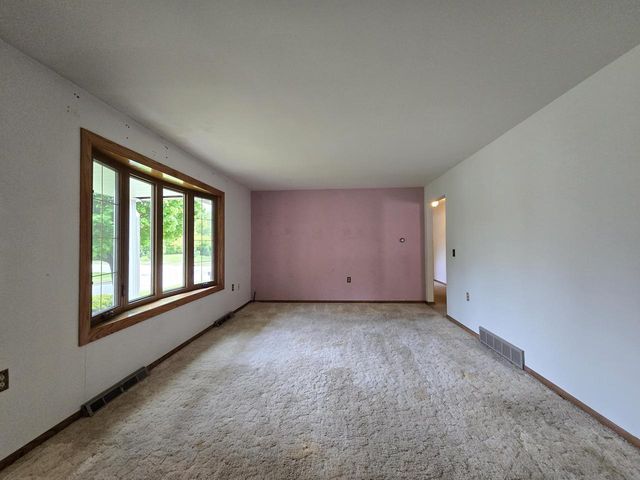 6730 Manchester DRIVE, Greendale, WI 53129