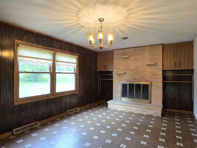 6730 Manchester DRIVE, Greendale, WI 53129