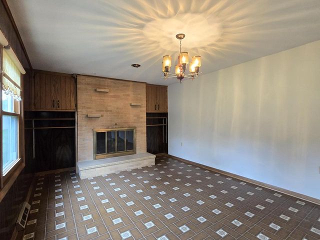 6730 Manchester DRIVE, Greendale, WI 53129