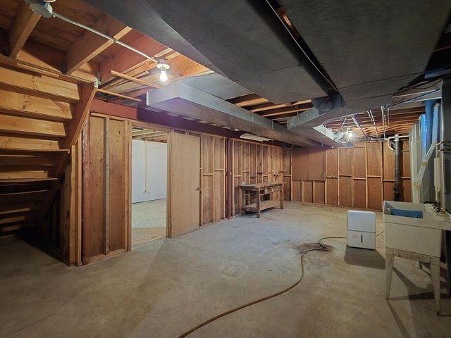 6730 Manchester DRIVE, Greendale, WI 53129