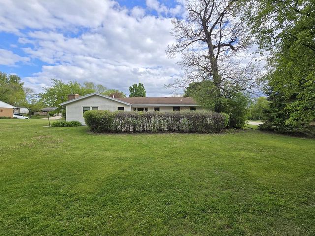 6730 Manchester DRIVE, Greendale, WI 53129
