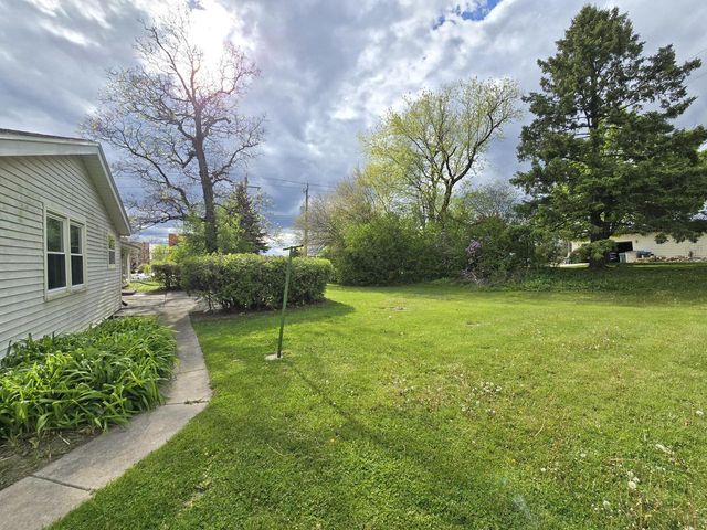 6730 Manchester DRIVE, Greendale, WI 53129