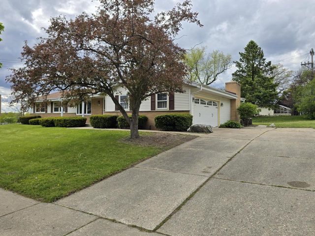 6730 Manchester DRIVE, Greendale, WI 53129