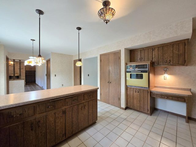 6730 Manchester DRIVE, Greendale, WI 53129