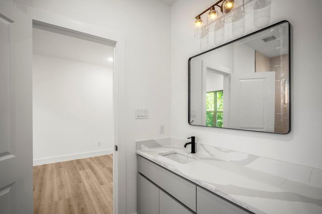 4201 Oats St C, Houston, TX 77020