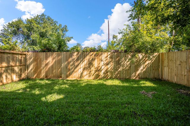4201 Oats St C, Houston, TX 77020
