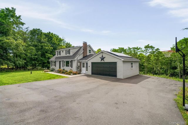 80 Burlingham Road, Pine Bush, NY 12566