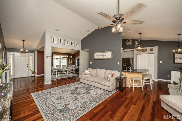 542 Kings Manor, O'fallon, MO 63368