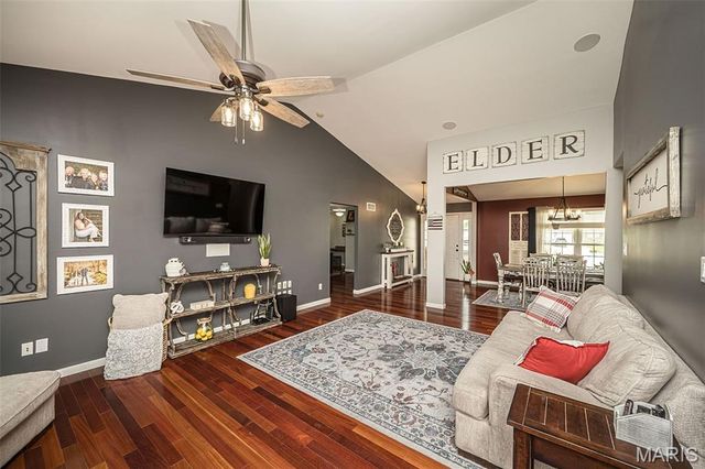 542 Kings Manor, O'fallon, MO 63368