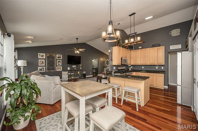 542 Kings Manor, O'fallon, MO 63368