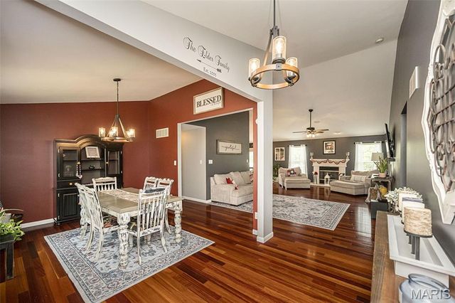 542 Kings Manor, O'fallon, MO 63368
