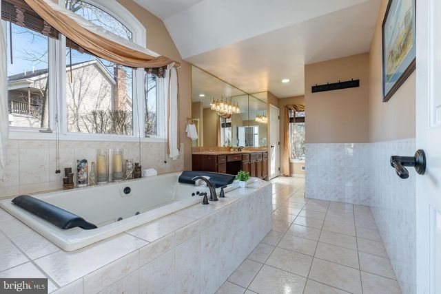 1006 FARM LN, Ambler, PA 19002