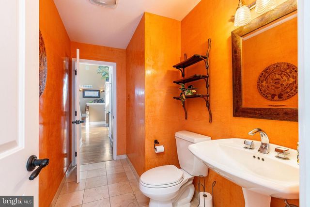 1006 FARM LN, Ambler, PA 19002