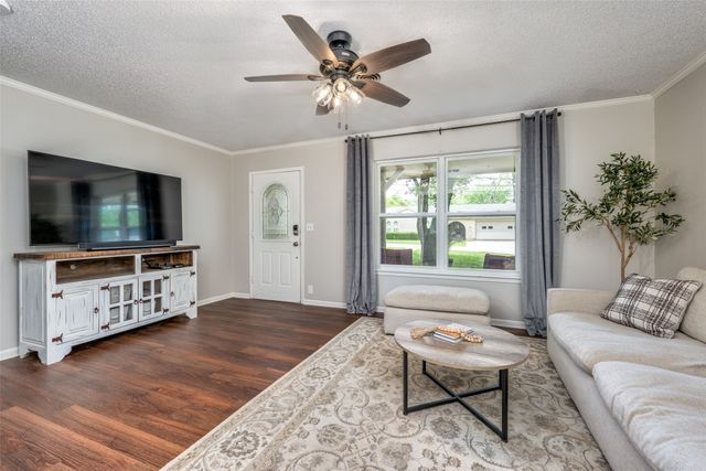 2705 S Lipsey Street, Decatur, TX 76234