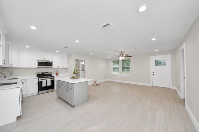 10521 Chesterfield Drive, Houston, TX 77051