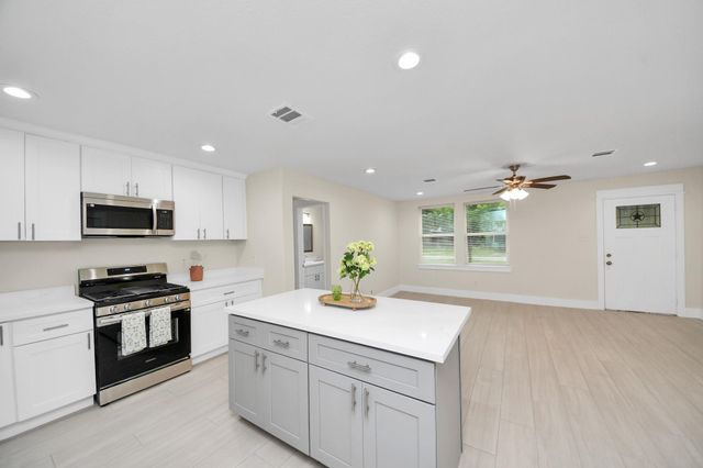 10521 Chesterfield Drive, Houston, TX 77051