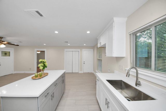 10521 Chesterfield Drive, Houston, TX 77051