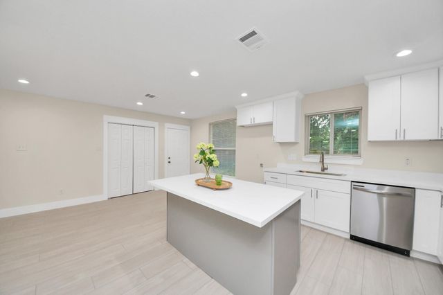 10521 Chesterfield Drive, Houston, TX 77051