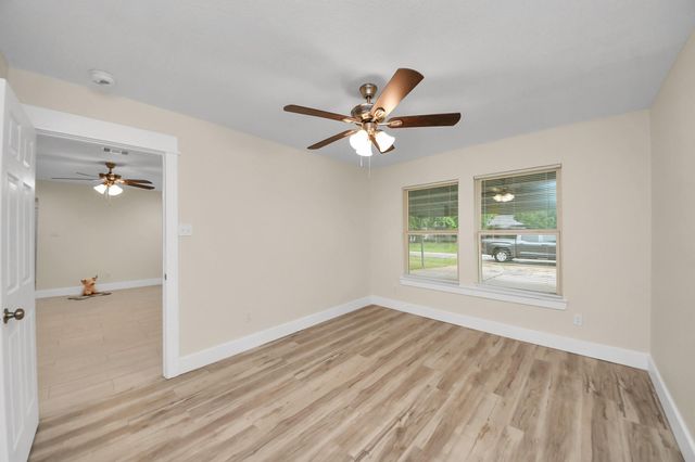 10521 Chesterfield Drive, Houston, TX 77051