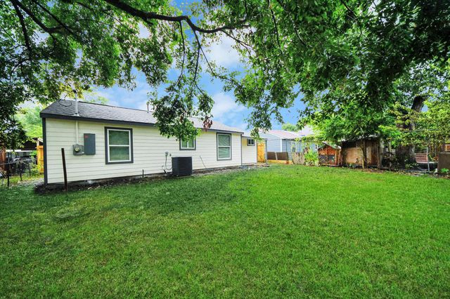 10521 Chesterfield Drive, Houston, TX 77051