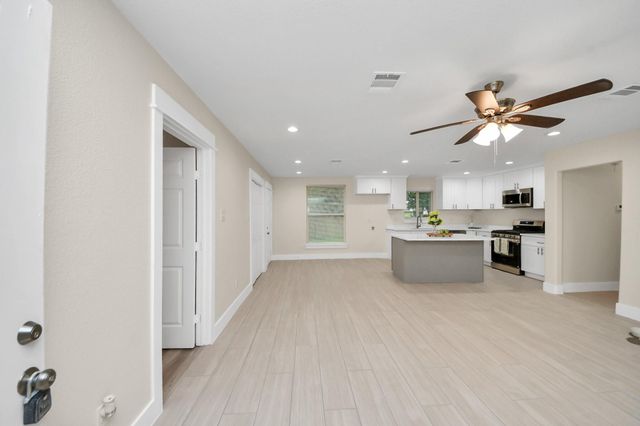 10521 Chesterfield Drive, Houston, TX 77051