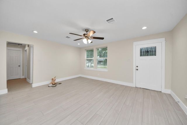 10521 Chesterfield Drive, Houston, TX 77051