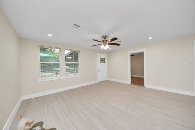 10521 Chesterfield Drive, Houston, TX 77051