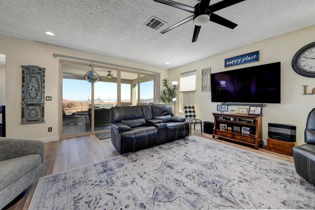 2768 Kings Canyon Loop NE, Rio Rancho, NM 87144