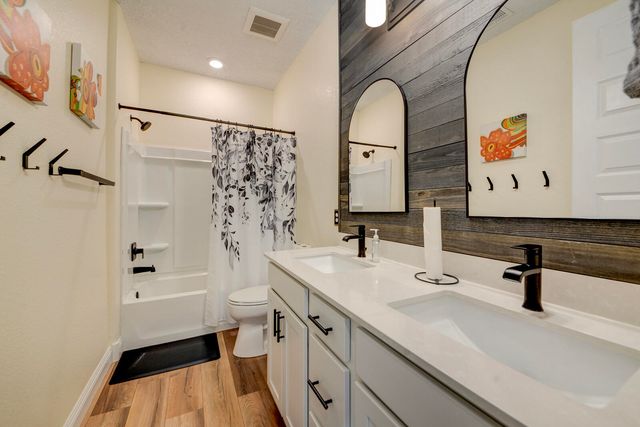 2768 Kings Canyon Loop NE, Rio Rancho, NM 87144