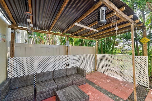 286 Lake Monterey Circle, Boynton Beach, FL 33426