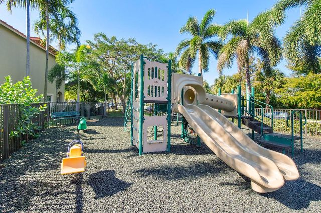 286 Lake Monterey Circle, Boynton Beach, FL 33426