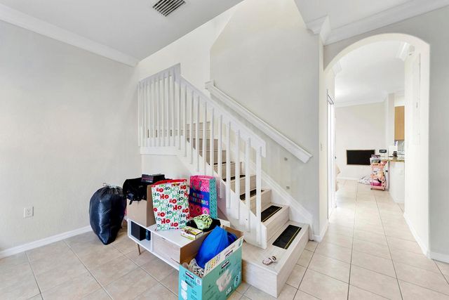 286 Lake Monterey Circle, Boynton Beach, FL 33426