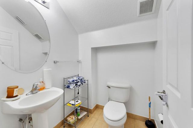 286 Lake Monterey Circle, Boynton Beach, FL 33426