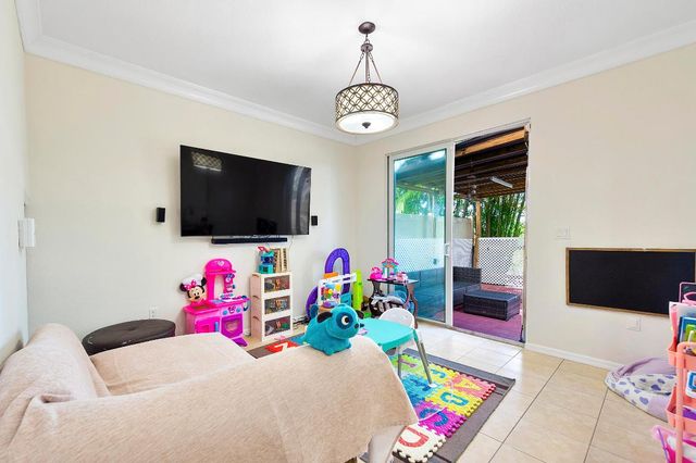 286 Lake Monterey Circle, Boynton Beach, FL 33426