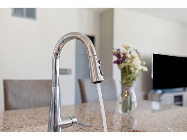 10447 Stagecoach Ave, Longmont, CO 80504
