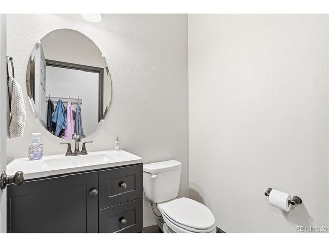 10447 Stagecoach Ave, Longmont, CO 80504