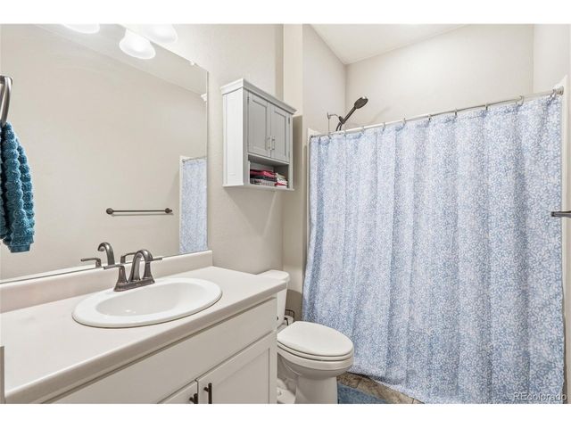 10447 Stagecoach Ave, Longmont, CO 80504