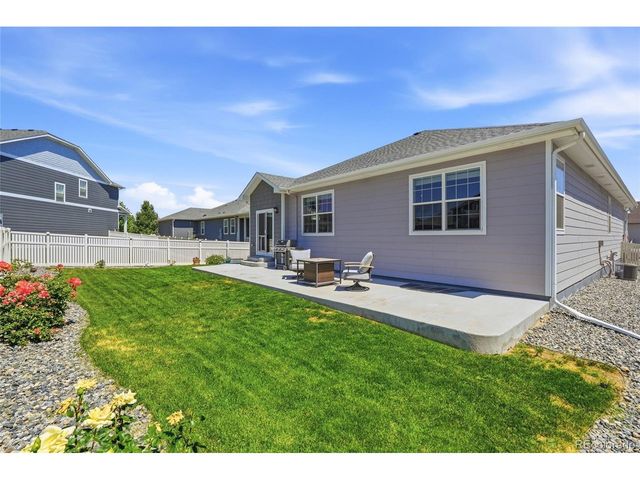 10447 Stagecoach Ave, Longmont, CO 80504