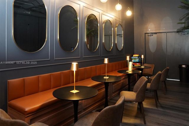 7700 NW 56th St, Doral, FL 33166