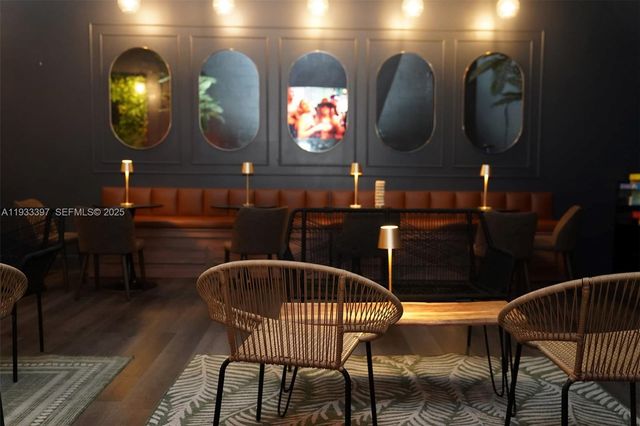 7700 NW 56th St, Doral, FL 33166