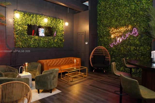 7700 NW 56th St, Doral, FL 33166